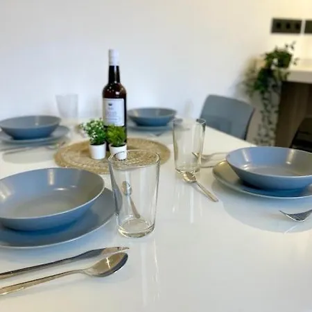 Gatu Premium Alma Marinera, Preferente Mayores De 21 Anos Y Familias Cádiz