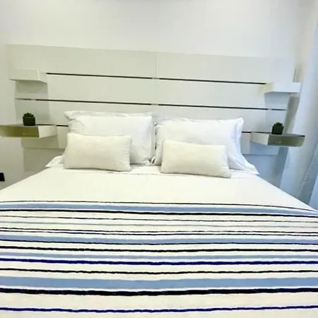 Gatu Premium Alma Marinera, Preferente Mayores De 21 Anos Y Familias * Cádiz