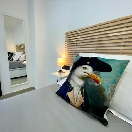 Gatu Alma Marinera A 5 Minutos A Pie De Playa Victoria - Mayores De 21 Anos Y Familias Apartamento *